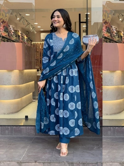 Morpich Rayon Printed Kurti Pant Dupatta Set